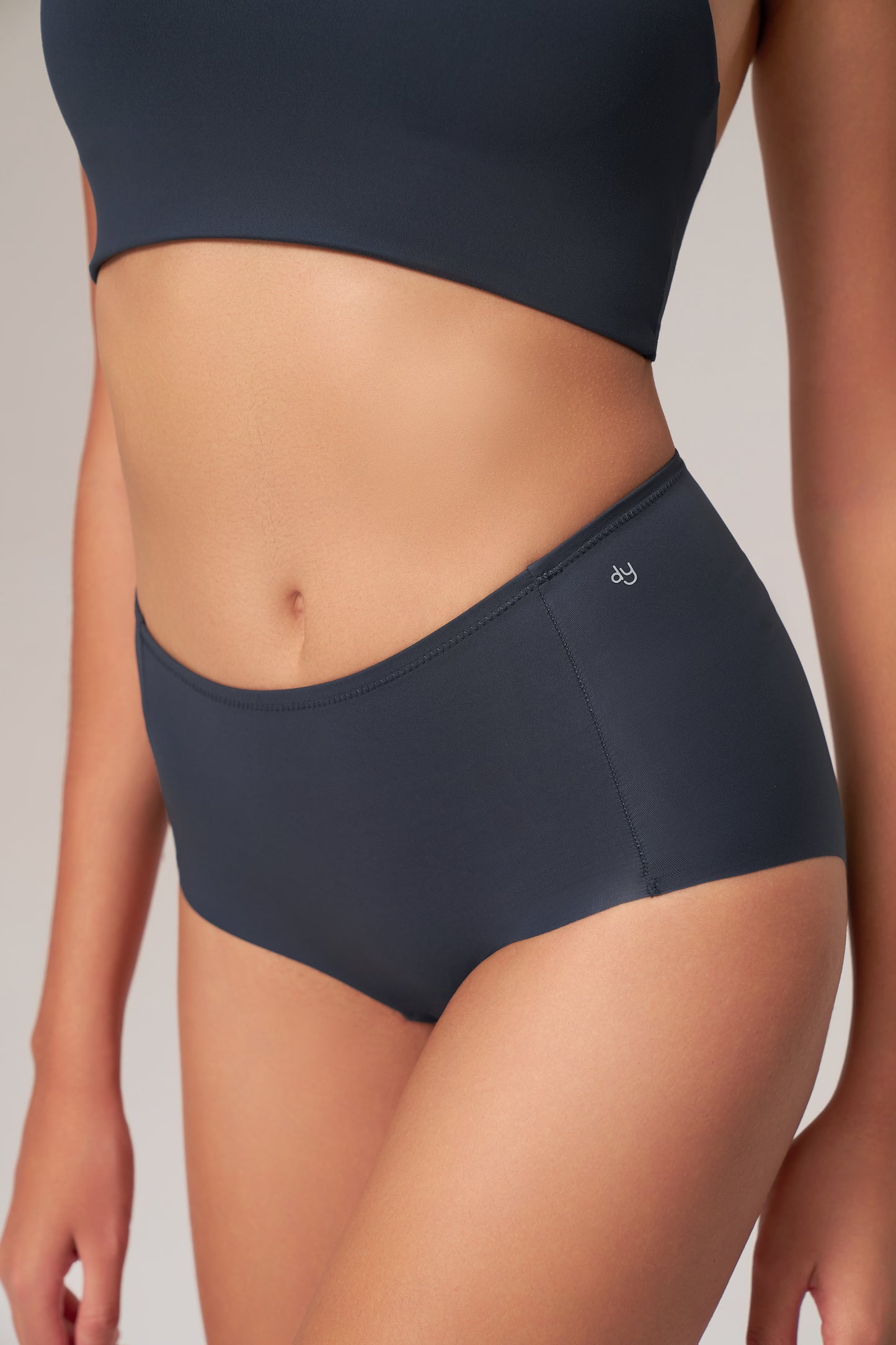 DY 超無痕高腰三角褲 High-Waist free cut full brief