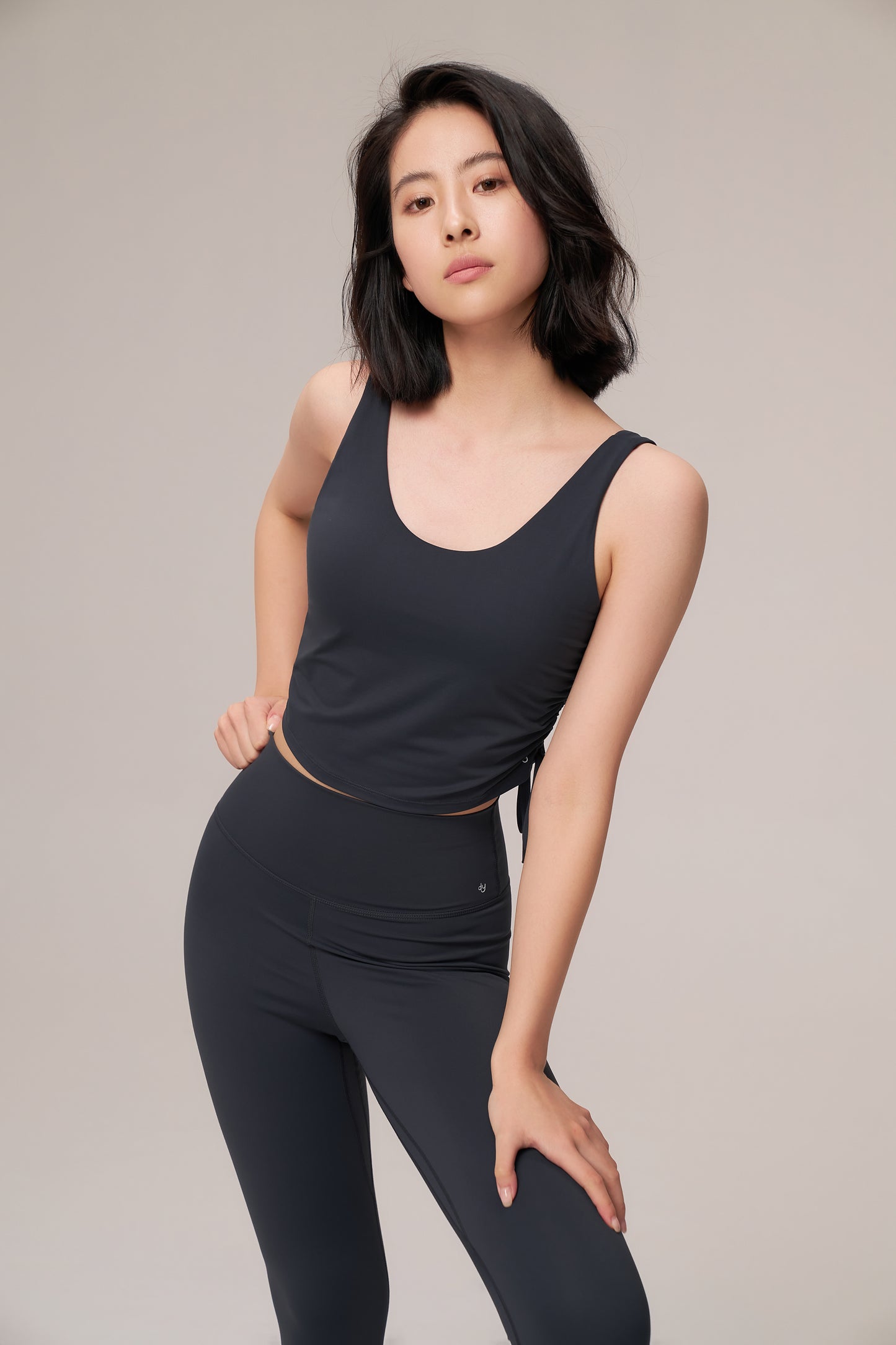 DY 設計感抽繩u領背心 Dramstring padded vest