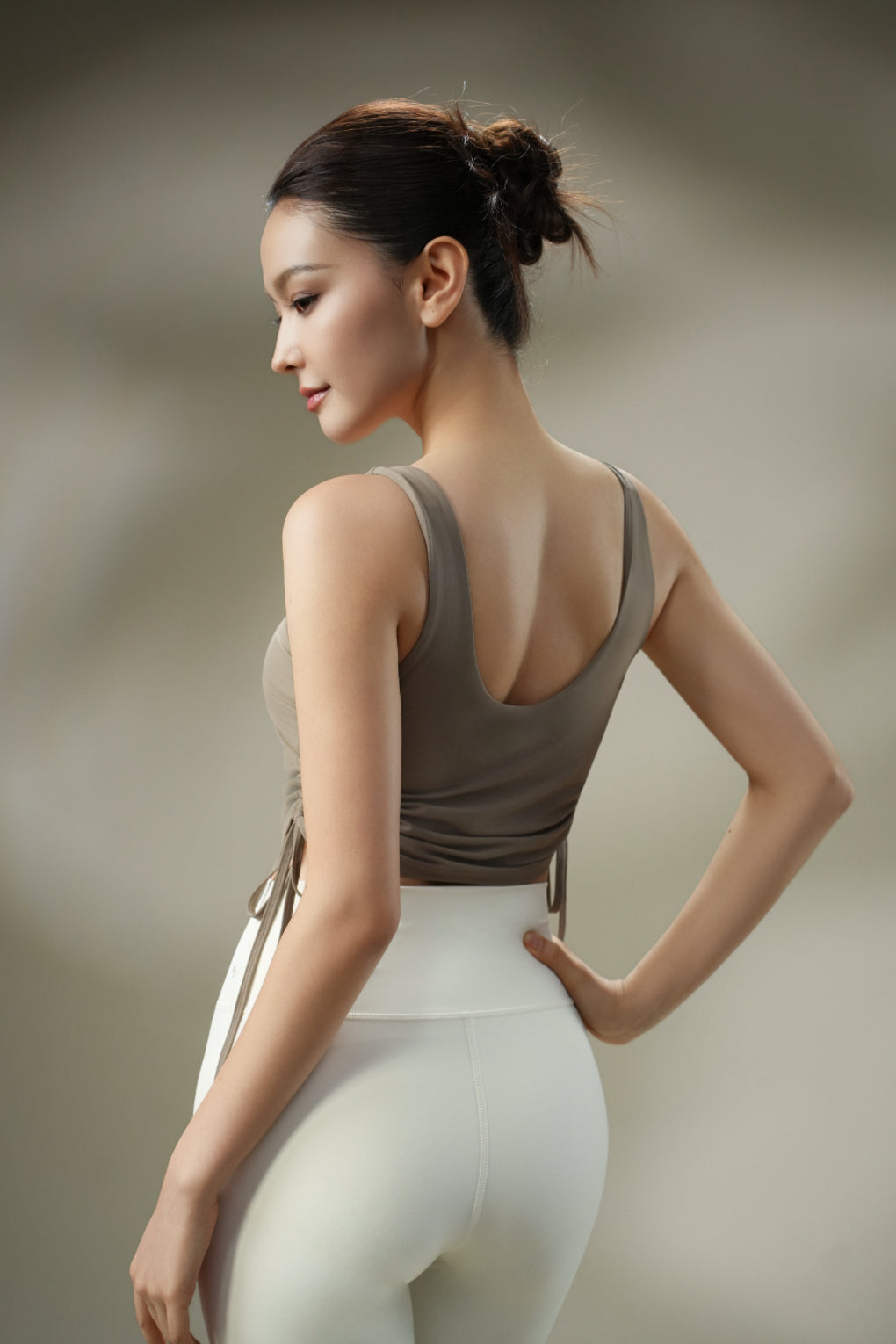 DY 設計感抽繩u領背心 Dramstring padded vest