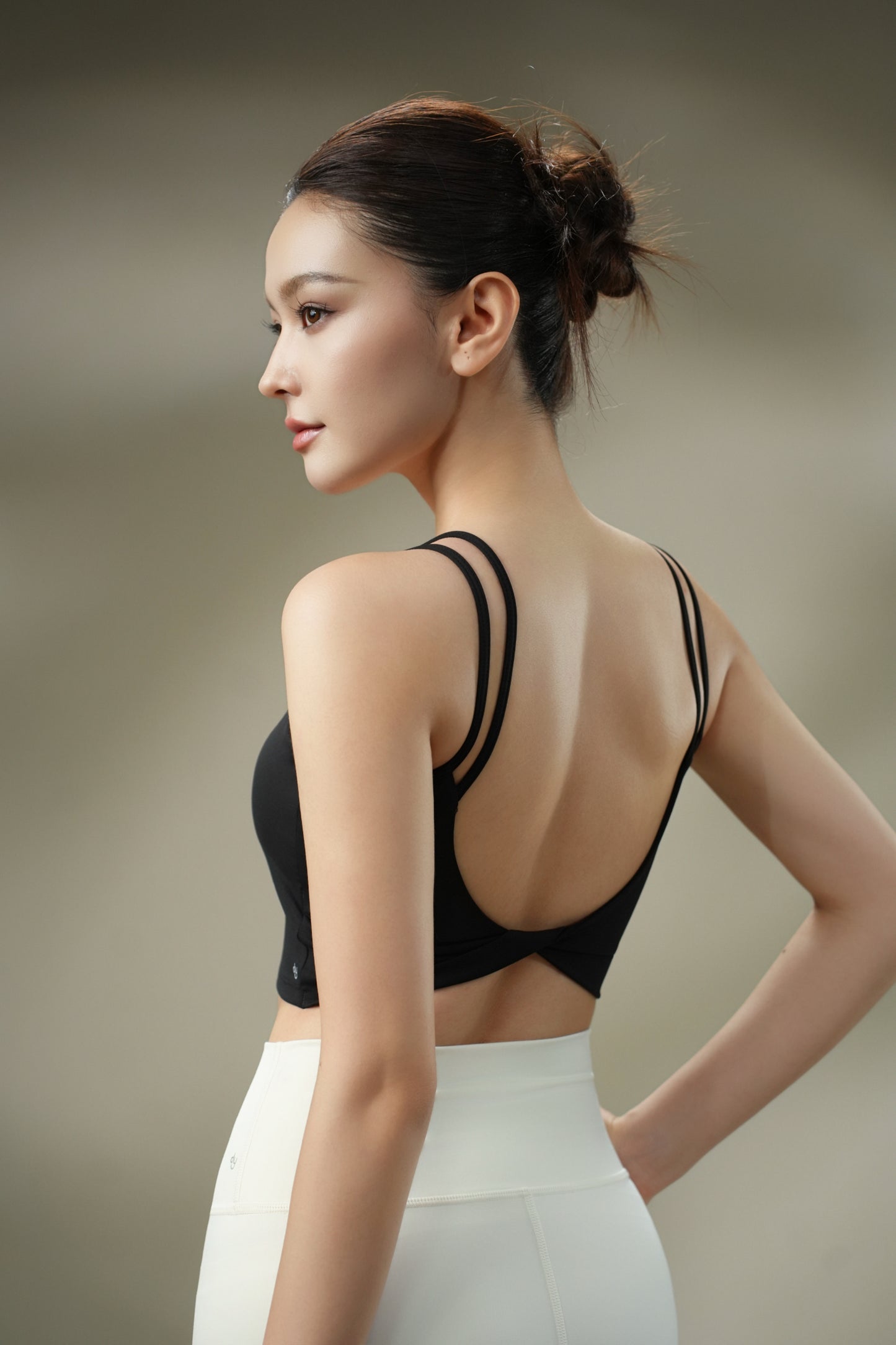 DY 雙細肩帶扭結美背運動短上衣