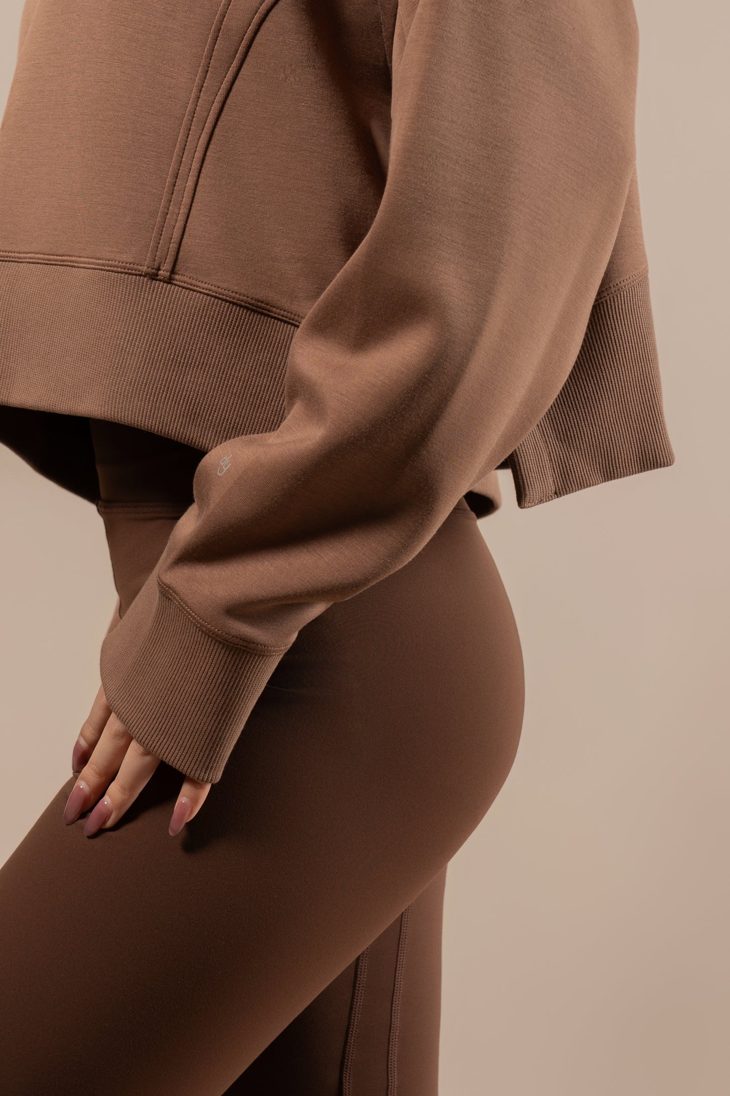 DY 雲朵棉寬鬆短款開叉衛衣