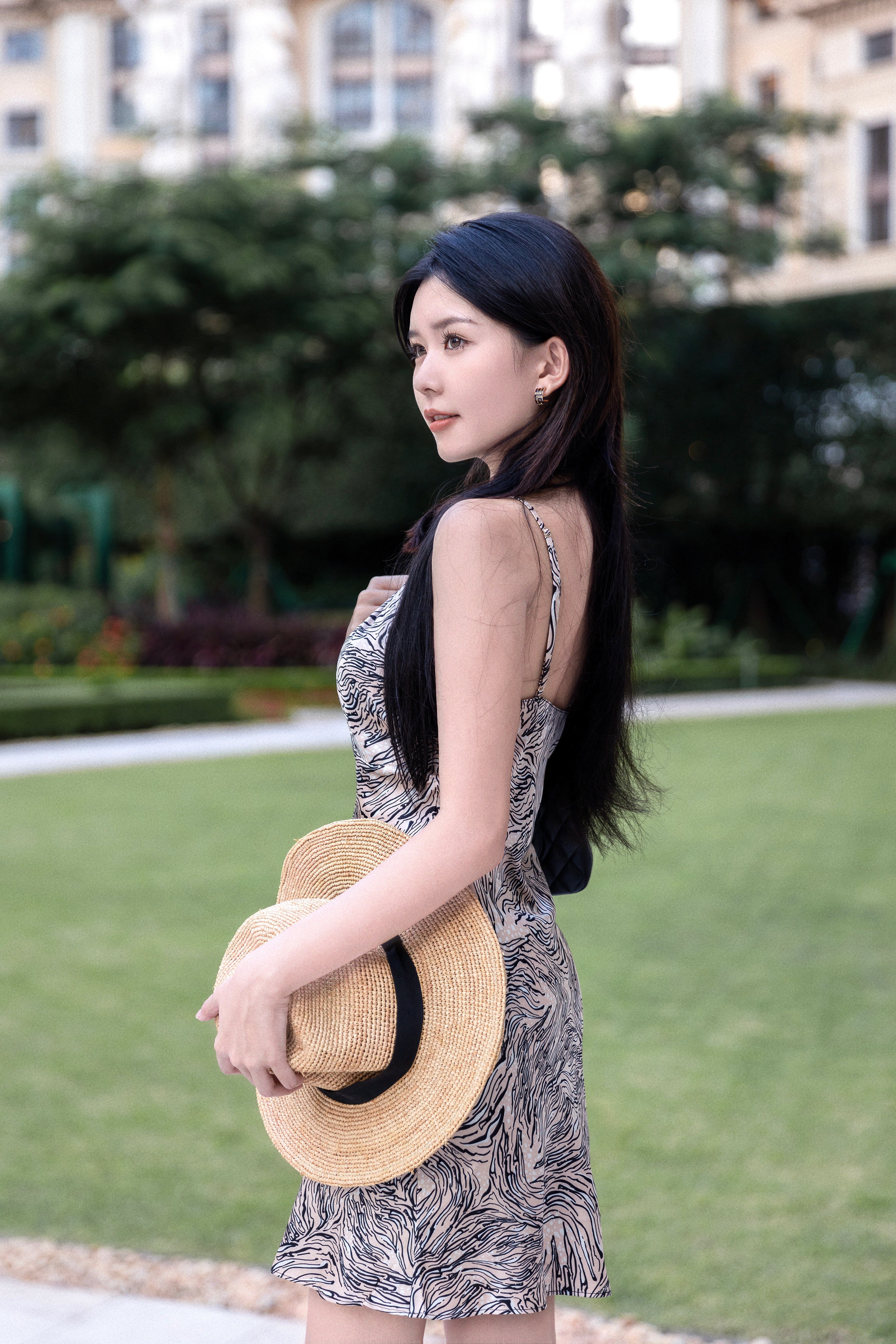 DCMR牛奶絲斑馬紋掛脖睡裙