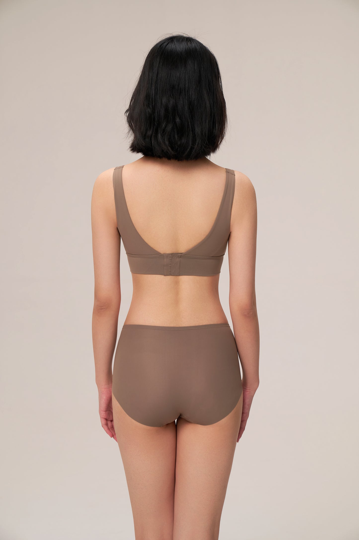 DY  深v美背運動內衣 V-NECK Bra Light support