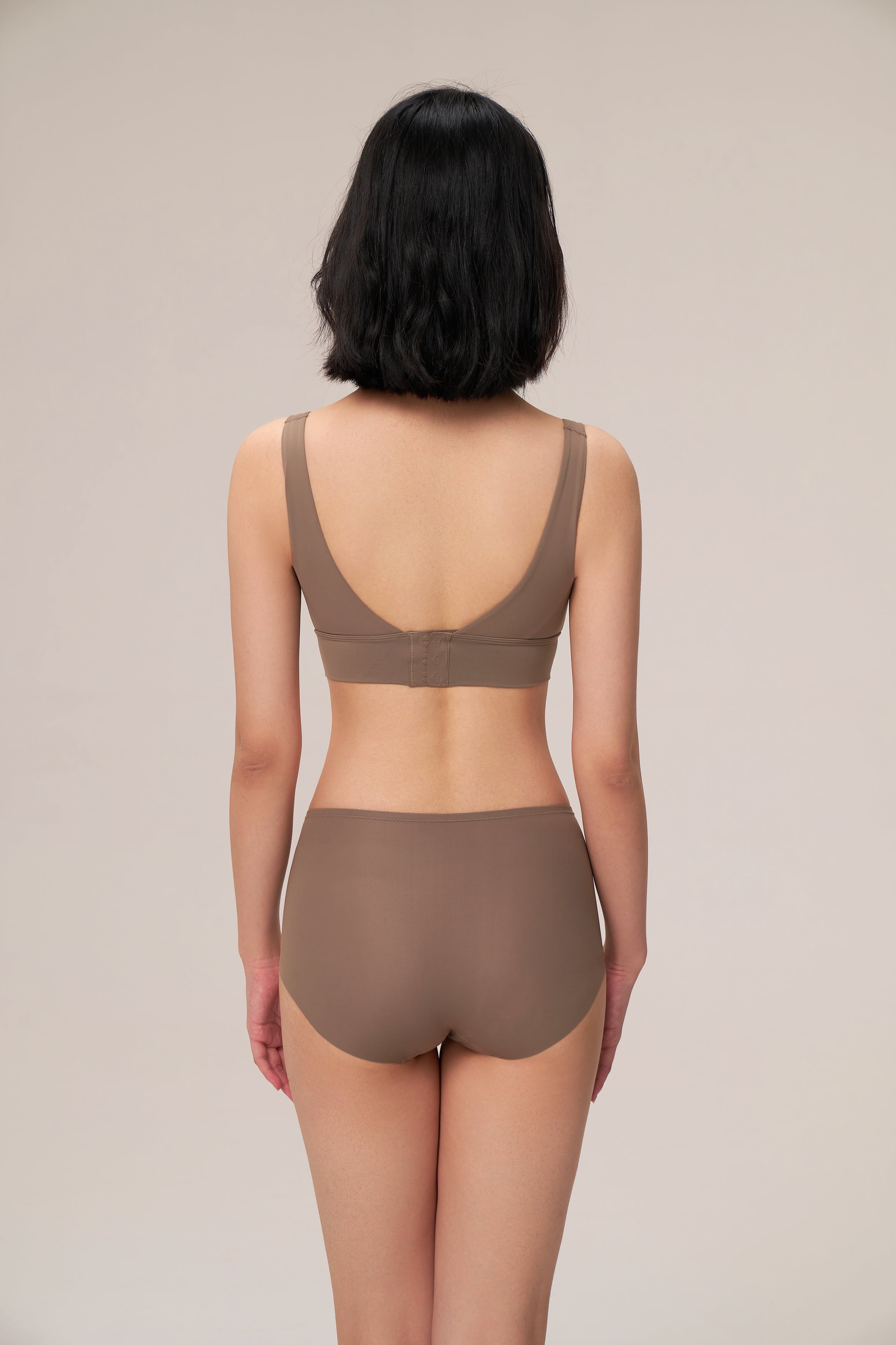 DY  深v美背運動內衣 V-NECK Bra Light support