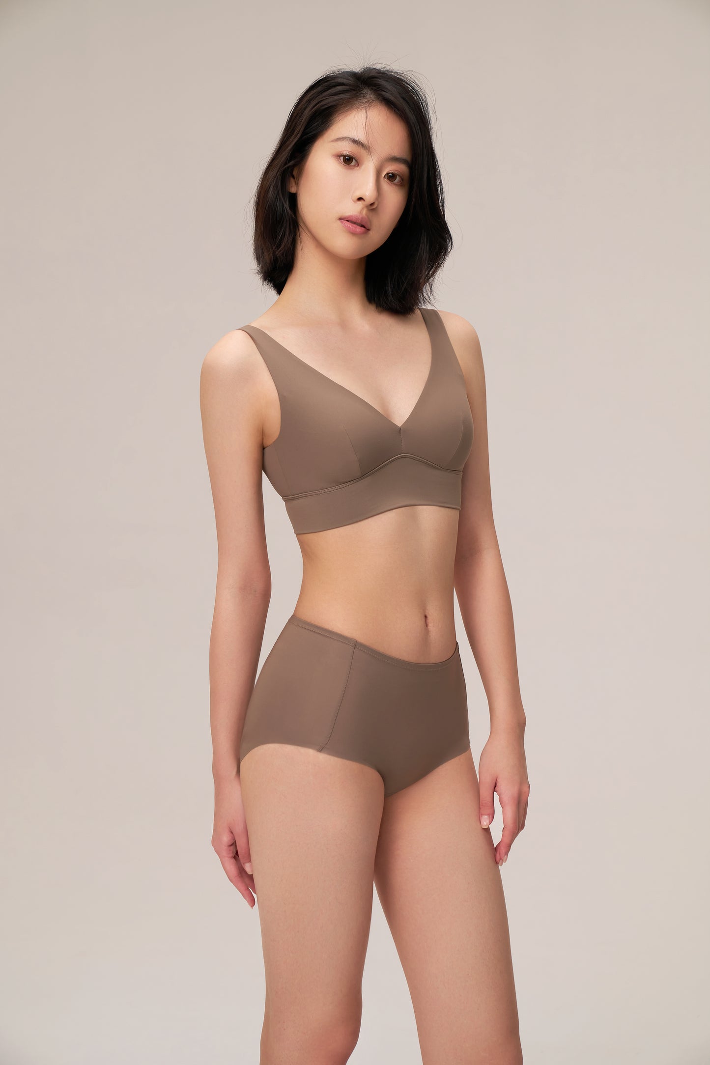 DY  深v美背運動內衣 V-NECK Bra Light support