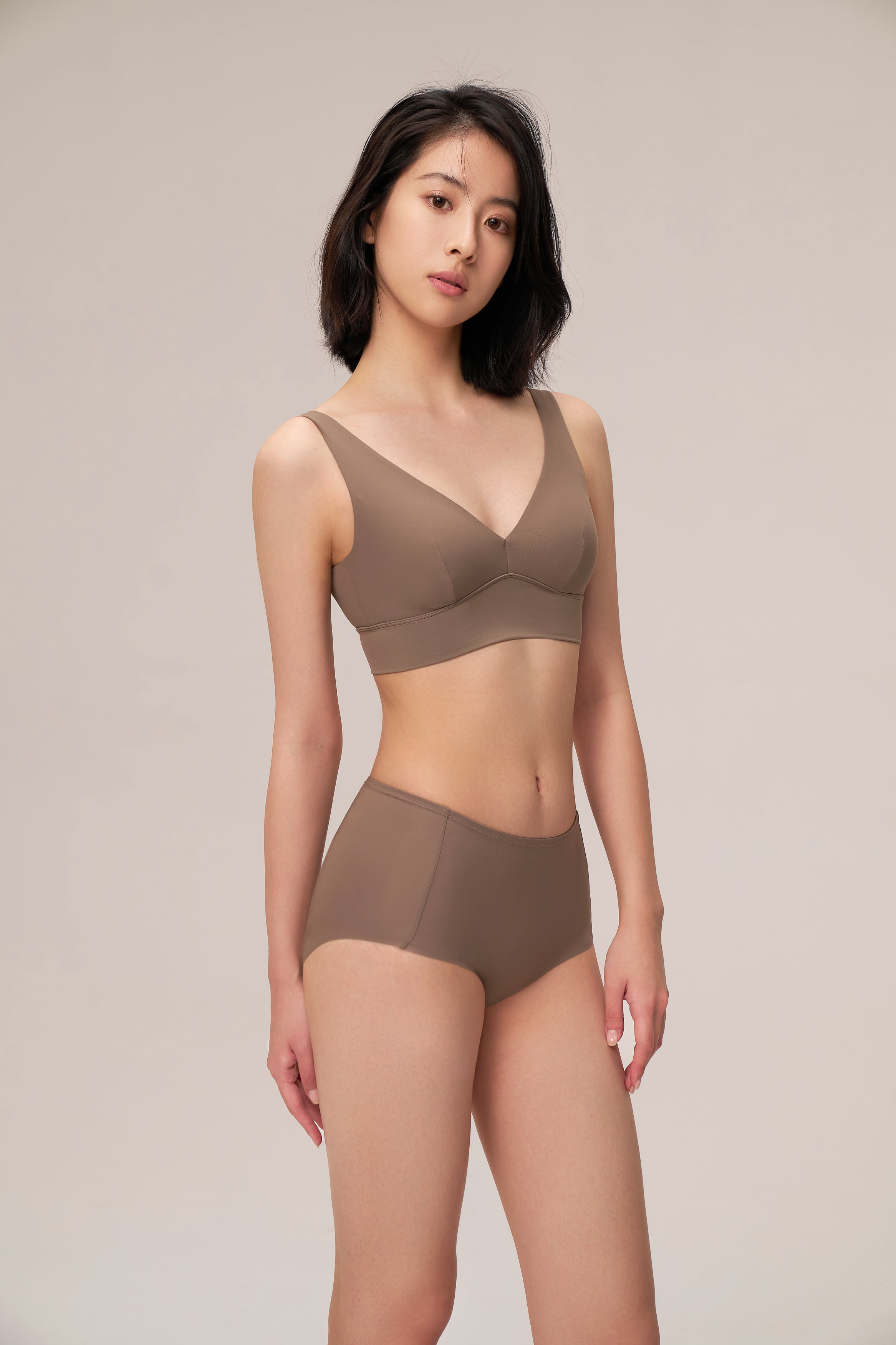 DY  深v美背運動內衣 V-NECK Bra Light support
