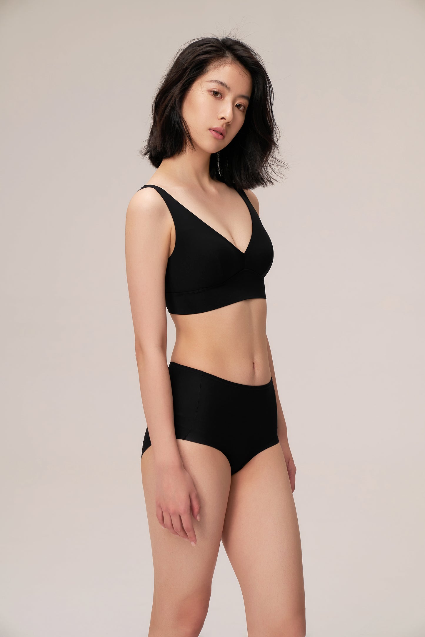 DY  深v美背運動內衣 V-NECK Bra Light support