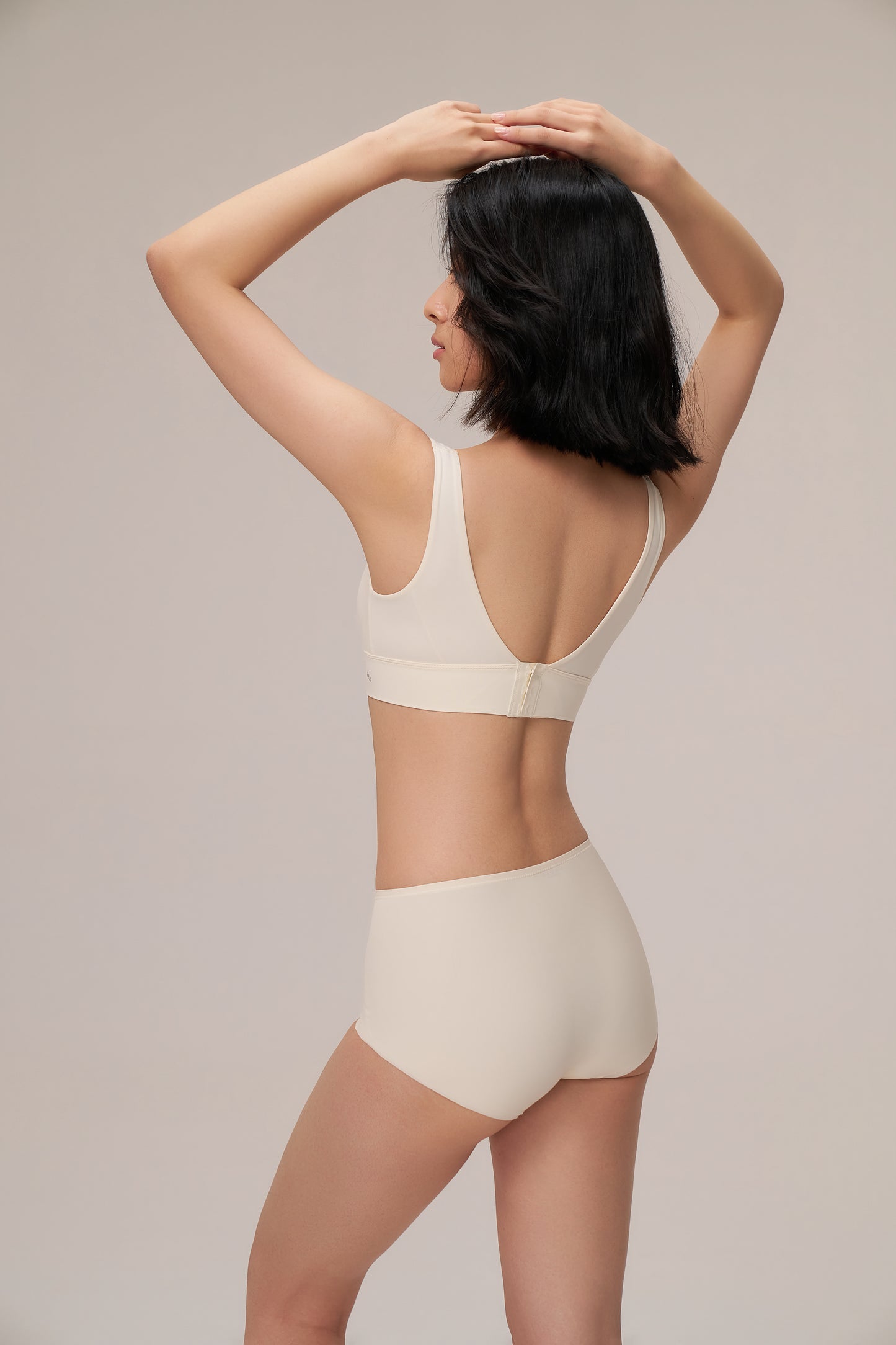 DY  深v美背運動內衣 V-NECK Bra Light support