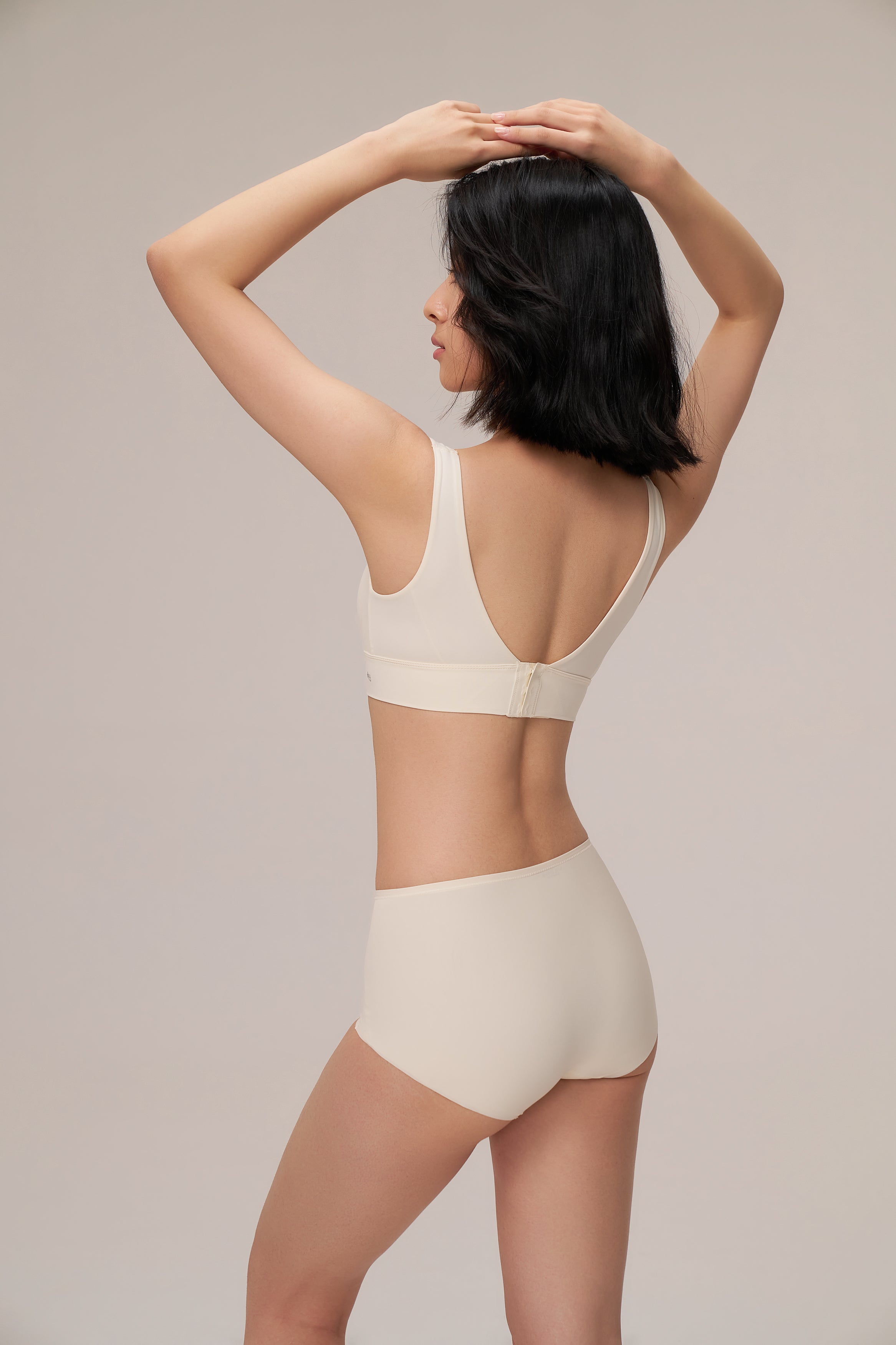DY  深v美背運動內衣 V-NECK Bra Light support