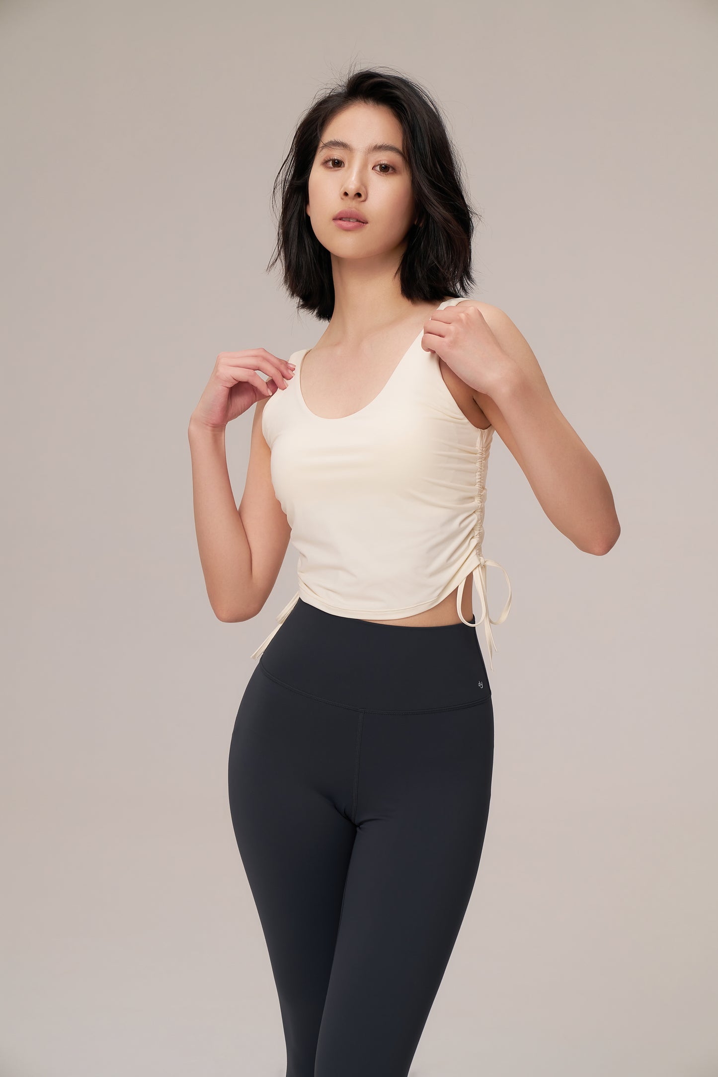 DY 設計感抽繩u領背心 Dramstring padded vest