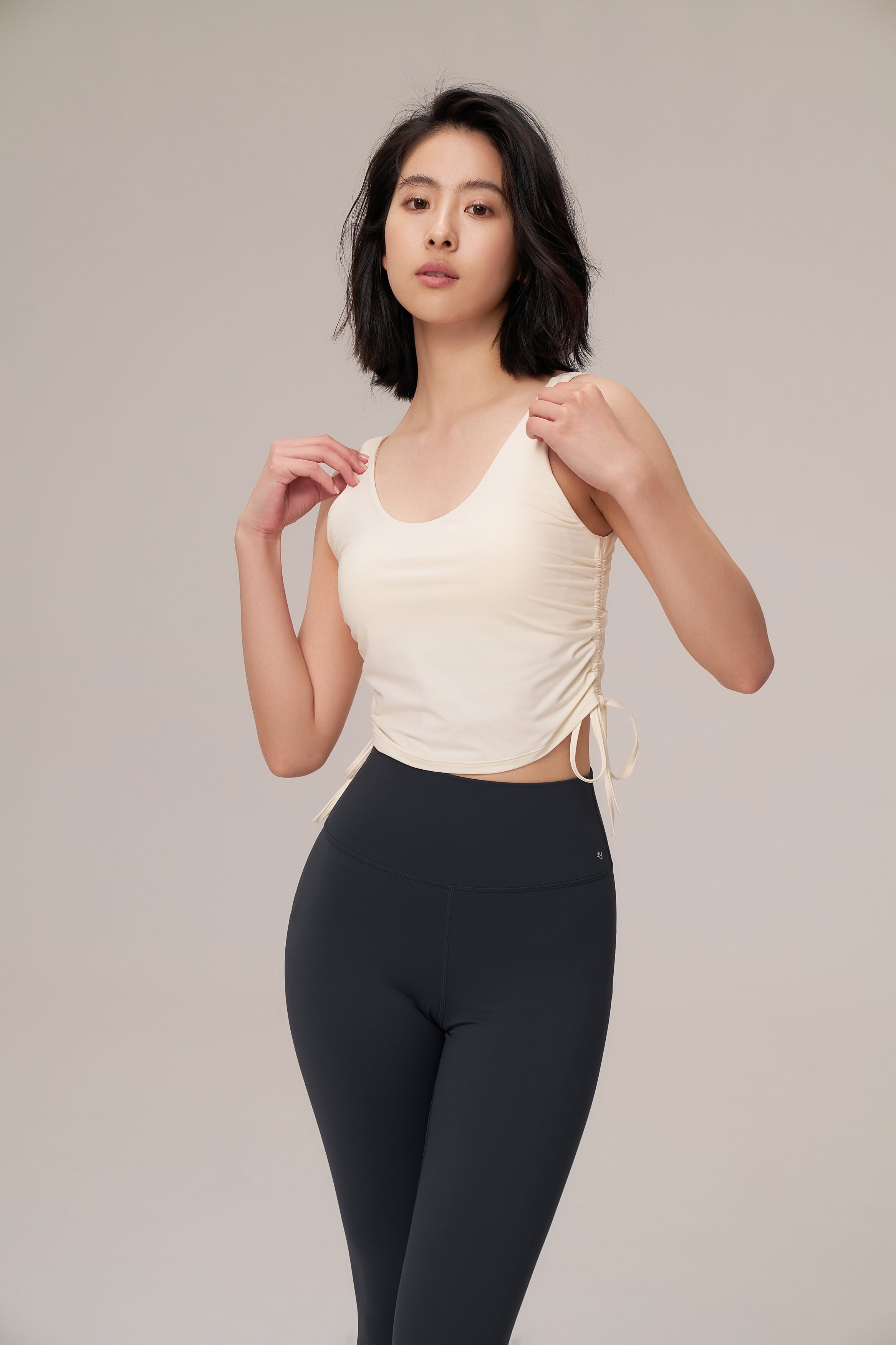 DY 設計感抽繩u領背心 Dramstring padded vest
