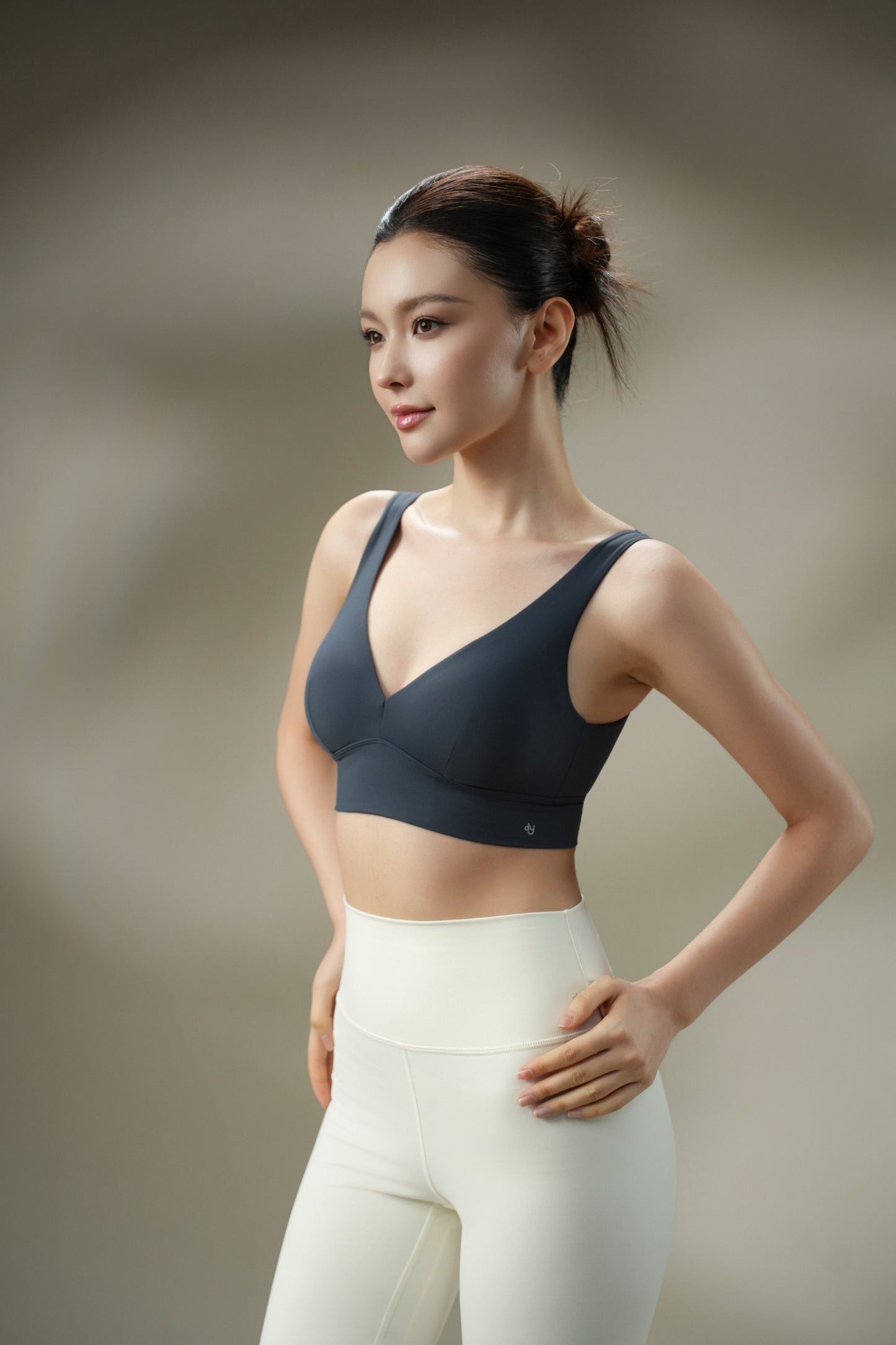 DY  深v美背運動內衣 V-NECK Bra Light support