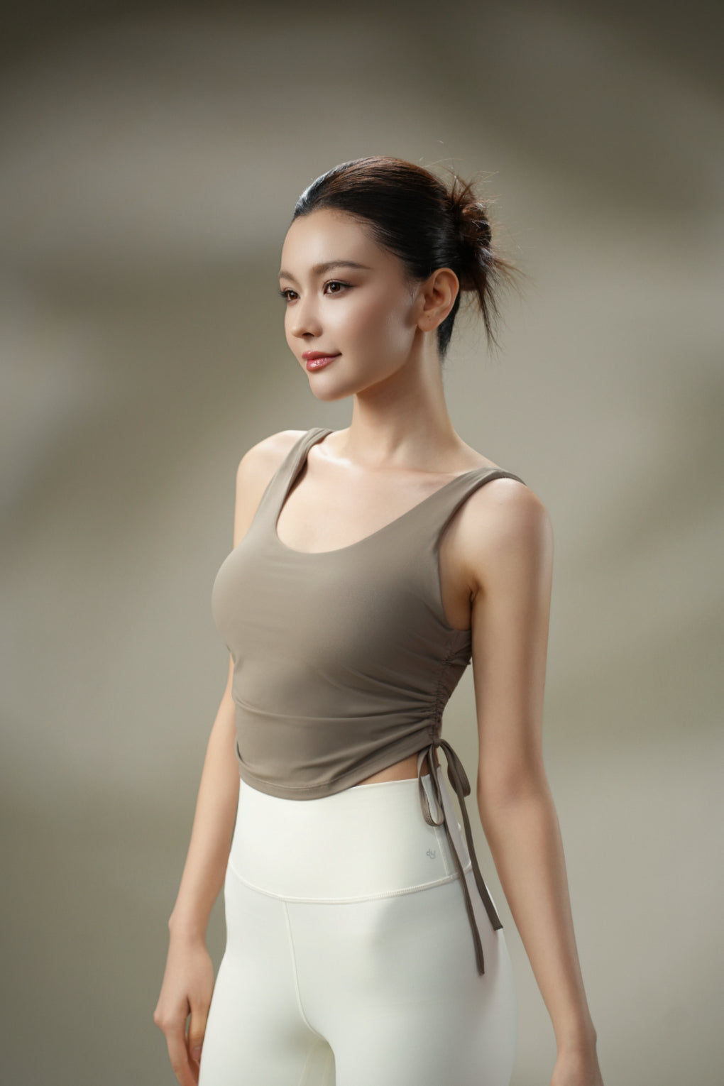 DY 設計感抽繩u領背心 Dramstring padded vest