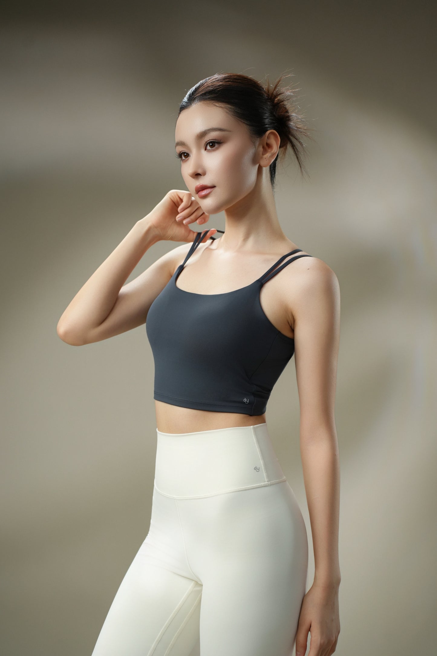 DY 雙細肩帶扭結美背運動短上衣