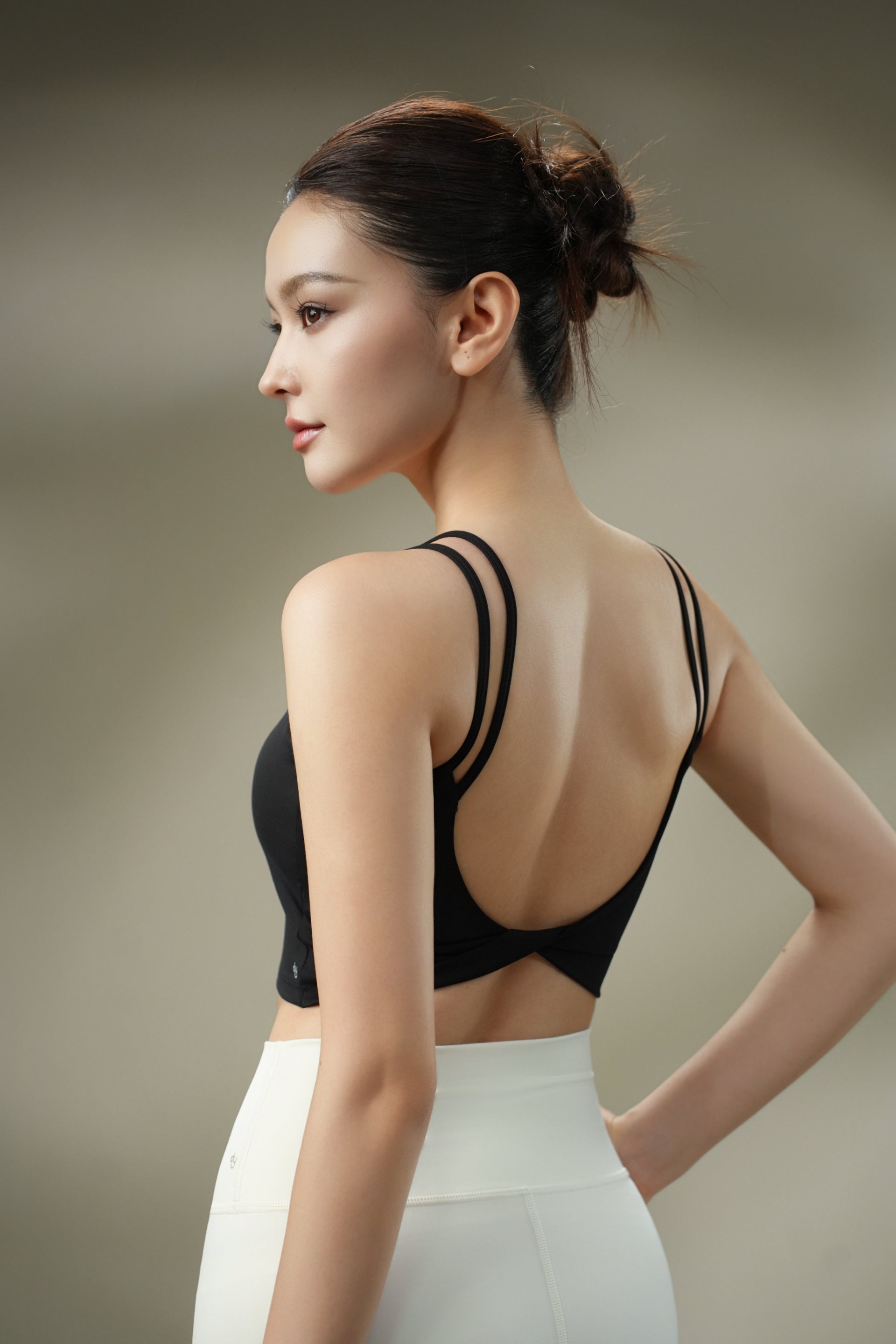 DY 雙細肩帶扭結美背運動短上衣