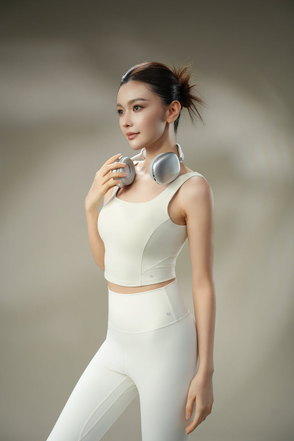 DY 法式方領U型美背運動上衣
