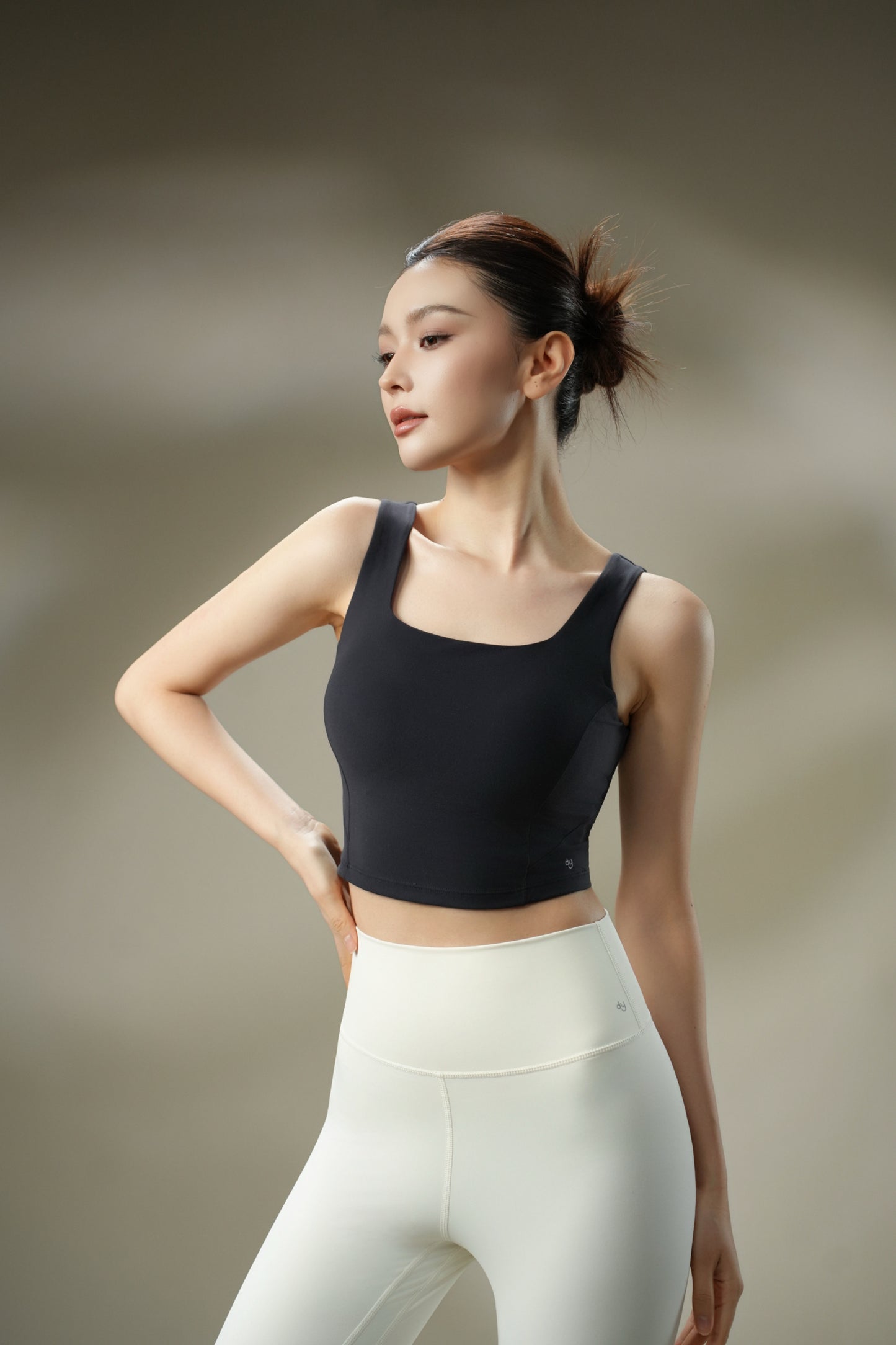 DY 法式方領U型美背運動上衣
