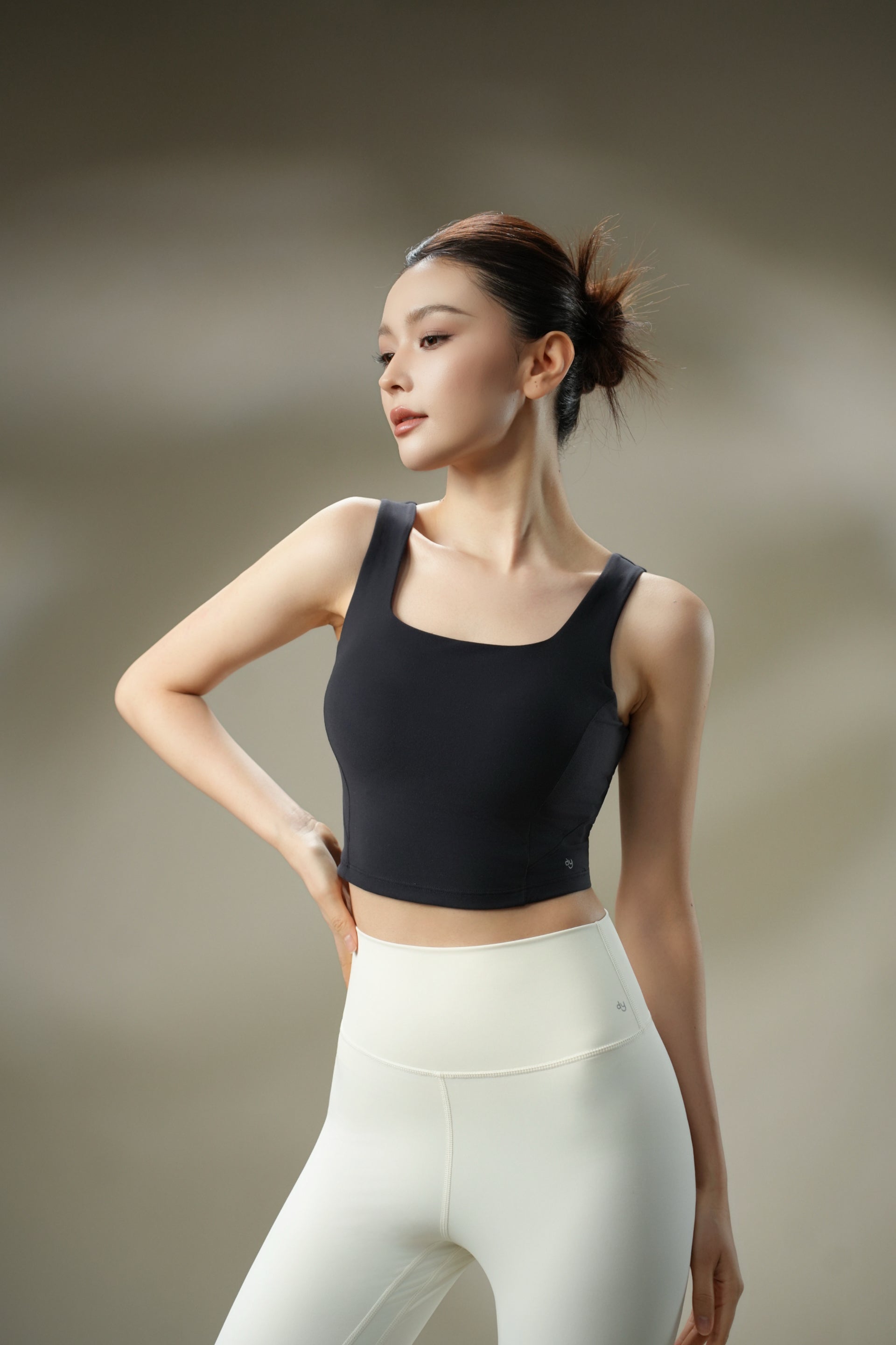 DY 法式方領U型美背運動上衣