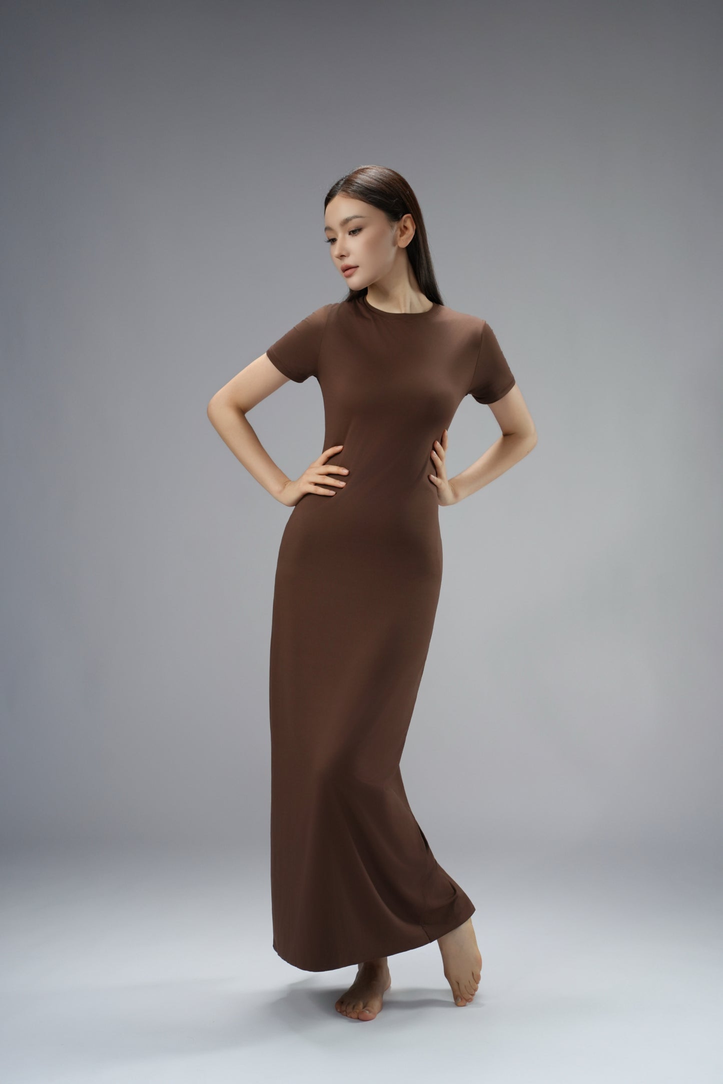 DY 性感辣妹短袖正肩開衩連衣裙