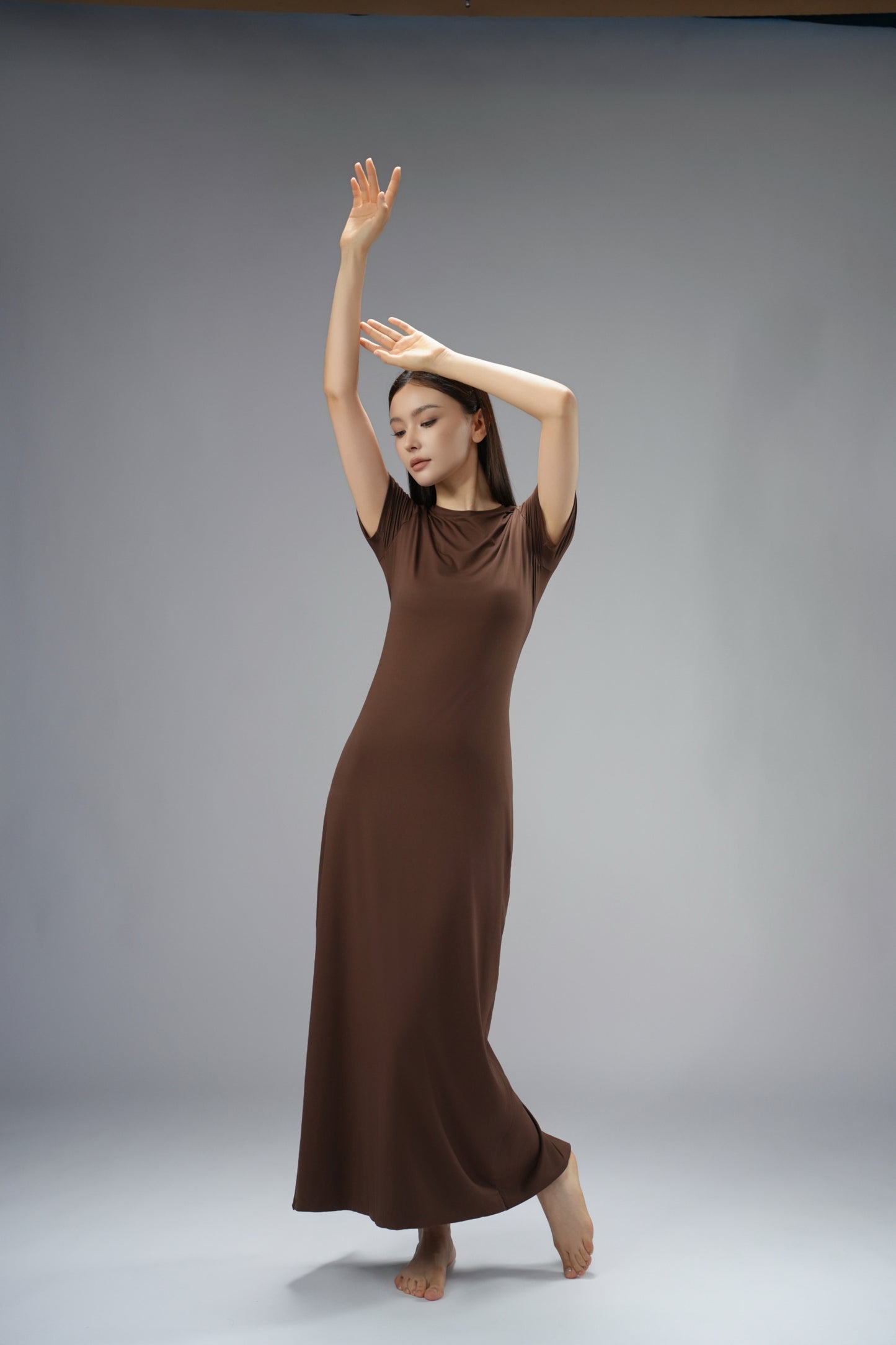 DY 性感辣妹短袖正肩開衩連衣裙