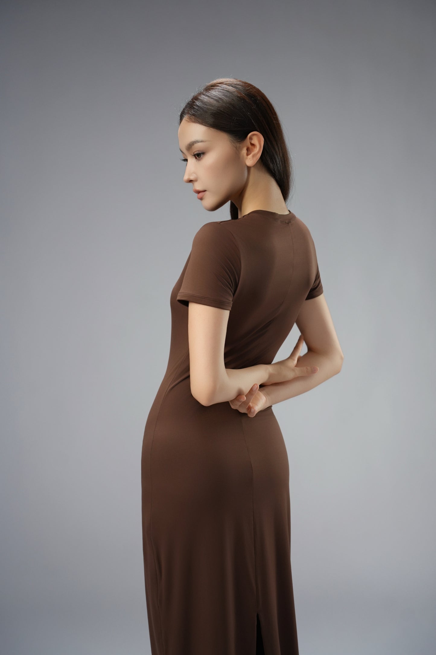 DY 性感辣妹短袖正肩開衩連衣裙