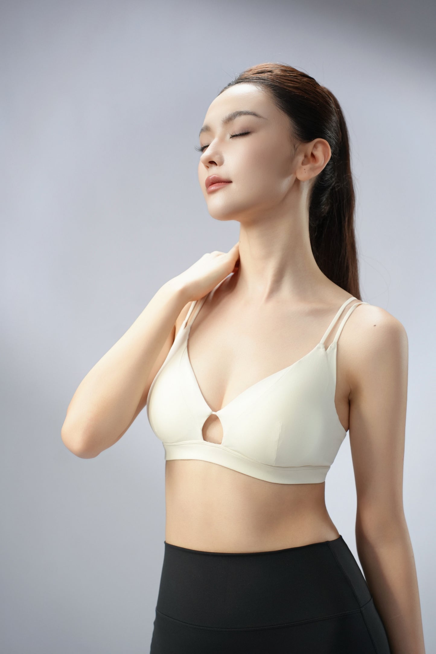 DY 小胸聚攏雙肩帶鏤空運動內衣